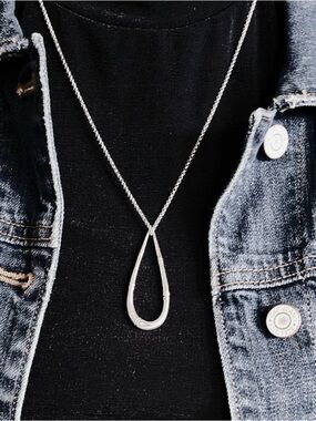 Authentic John Hardy Bamboo drop tear sterling silver pendant/necklace.